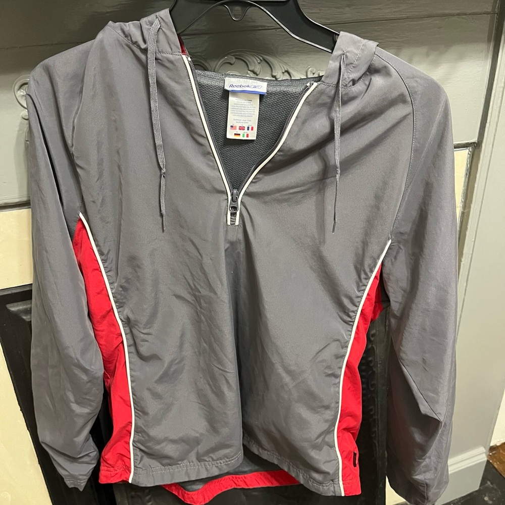 Women’s Reebok vintage lightweight pullover with hood size Medium
